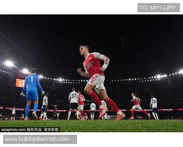 西蒙斯6500万转会热刺表现失常英超9场无进球惨遭北伦敦德比完败 西蒙斯6500万转会热刺表现失常英超9场无进球惨遭北伦敦德比完败