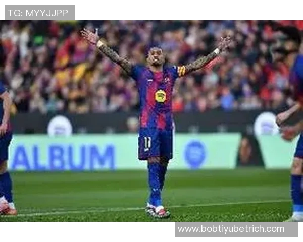 巴萨瞄准19岁荷兰中场新星斯米特本赛季表现出色出场26次打进2球